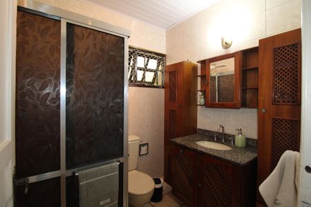 Casa à venda com 147m², 3 quartos e 6 vagasBanheiro