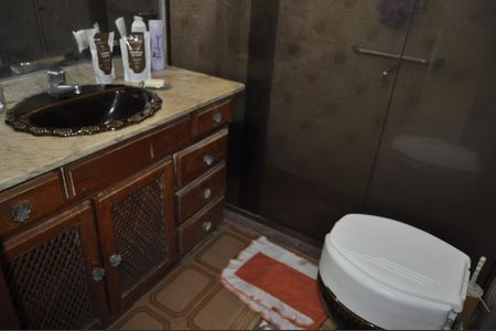 Casa para alugar com 400m², 3 quartos e 5 vagasBanheiro Social