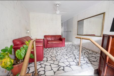 Apartamento à venda com 80m², 2 quartos e 1 vaga Apartamento à venda com 80m², 2 quartos e 1 vagaHall