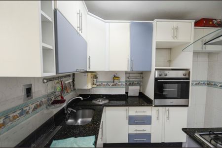 Apartamento à venda com 80m², 2 quartos e 1 vaga Apartamento à venda com 80m², 2 quartos e 1 vagaCozinha