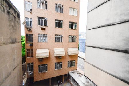 Apartamento à venda com 80m², 2 quartos e 1 vaga Apartamento à venda com 80m², 2 quartos e 1 vagaVista do Quarto