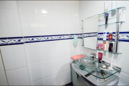 Apartamento à venda com 80m², 2 quartos e 1 vaga Apartamento à venda com 80m², 2 quartos e 1 vagaBanheiro da Suíte