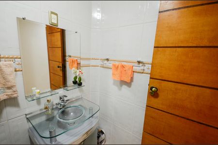 Apartamento à venda com 80m², 2 quartos e 1 vaga Apartamento à venda com 80m², 2 quartos e 1 vagaBanheiro Social