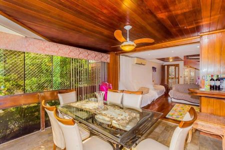 Apartamento à venda com 289m², 3 quartos e 2 vagas Apartamento à venda com 289m², 3 quartos e 2 vagasSala de Jantar