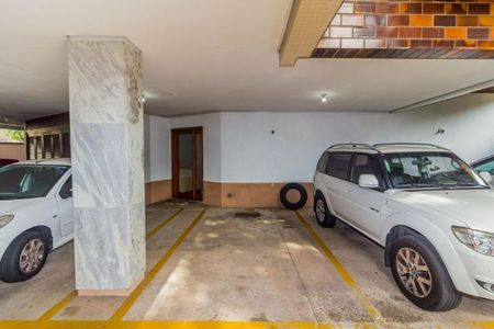 Apartamento à venda com 289m², 3 quartos e 2 vagas Apartamento à venda com 289m², 3 quartos e 2 vagasEstacionamento