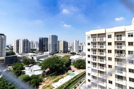 Apartamento à venda com 28m², 1 quarto e sem vaga Apartamento à venda com 28m², 1 quarto e sem vagaVaranda