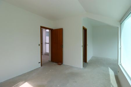 Casa à venda com 258m², 4 quartos e 4 vagasSuíte Master