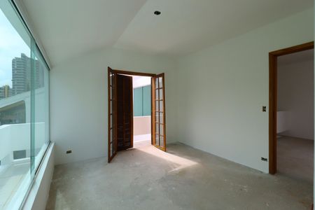 Casa à venda com 258m², 4 quartos e 4 vagasSuíte Master