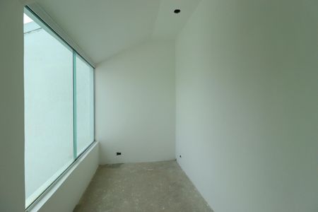 Casa à venda com 258m², 4 quartos e 4 vagasEscritório