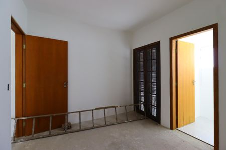 Casa à venda com 258m², 4 quartos e 4 vagasSuíte 1