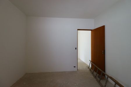 Casa à venda com 258m², 4 quartos e 4 vagasSuíte 1