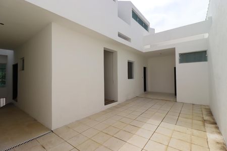 Casa à venda com 258m², 4 quartos e 4 vagasQuintal