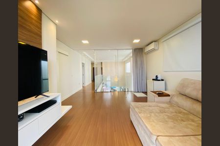 Casa de condomínio à venda com 325m², 4 quartos e 4 vagas Casa de condomínio à venda com 325m², 4 quartos e 4 vagasFoto 01