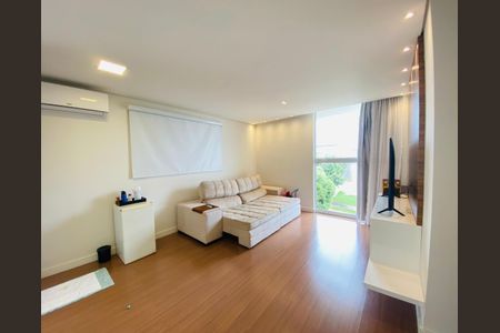 Casa de condomínio à venda com 325m², 4 quartos e 4 vagasFoto 01