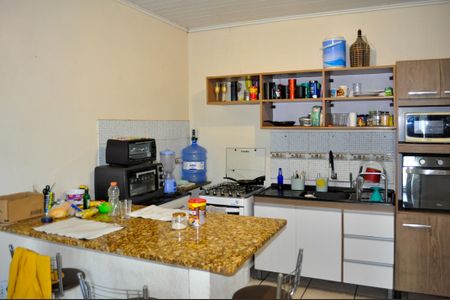 Casa à venda com 174m², 2 quartos e 2 vagasCozinha