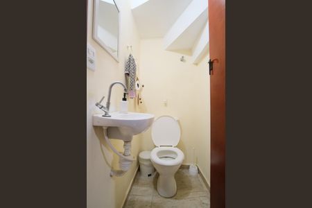 Casa de condomínio à venda com 70m², 2 quartos e 1 vagaLavabo