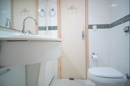 Apartamento à venda com 100m², 2 quartos e sem vagaBanheiro Corredor