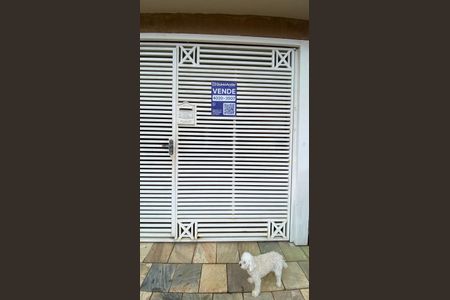 Casa à venda com 230m², 3 quartos e 3 vagas Casa à venda com 230m², 3 quartos e 3 vagasFachada