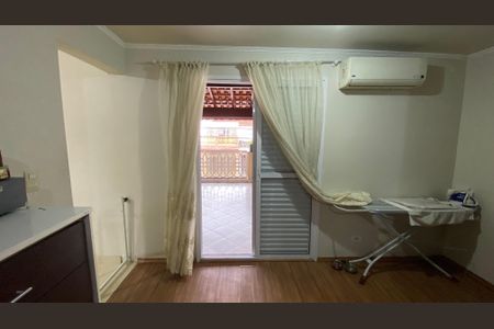 Casa à venda com 230m², 3 quartos e 3 vagas Casa à venda com 230m², 3 quartos e 3 vagasSuite