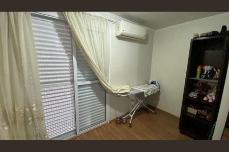 Casa à venda com 230m², 3 quartos e 3 vagas Casa à venda com 230m², 3 quartos e 3 vagasSuite