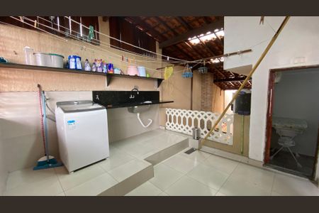 Casa à venda com 230m², 3 quartos e 3 vagas Casa à venda com 230m², 3 quartos e 3 vagasÁrea de Serviço