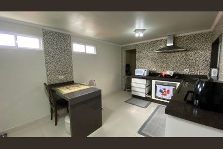 Casa à venda com 230m², 3 quartos e 3 vagas Casa à venda com 230m², 3 quartos e 3 vagasCozinha