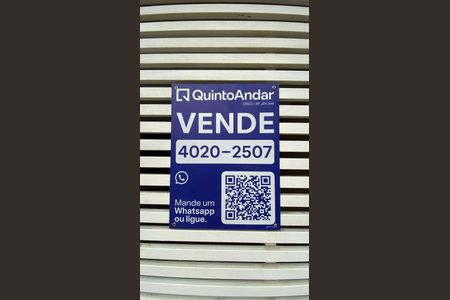 Casa à venda com 230m², 3 quartos e 3 vagas Casa à venda com 230m², 3 quartos e 3 vagasFachada