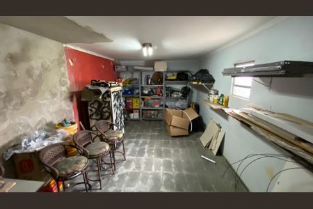 Casa à venda com 230m², 3 quartos e 3 vagas Casa à venda com 230m², 3 quartos e 3 vagasPorão