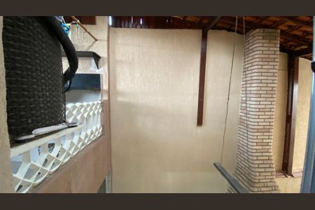 Casa à venda com 230m², 3 quartos e 3 vagas Casa à venda com 230m², 3 quartos e 3 vagasQuarto 2 Vista