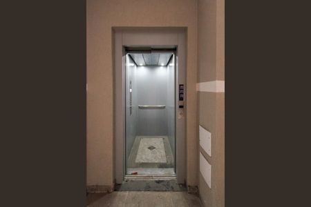 Apartamento à venda com 35m², 2 quartos e sem vagaElevador