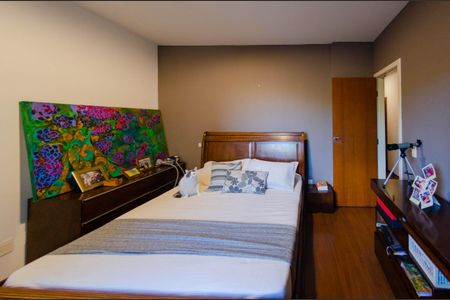 Apartamento à venda com 178m², 4 quartos e 3 vagas Apartamento à venda com 178m², 4 quartos e 3 vagasSuíte