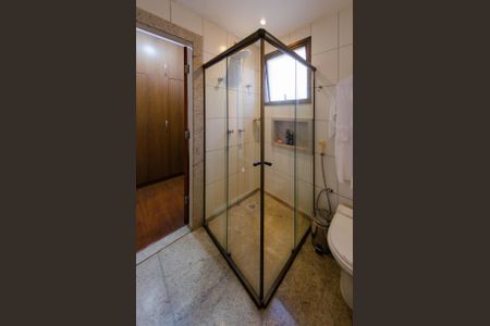 Apartamento à venda com 178m², 4 quartos e 3 vagas Apartamento à venda com 178m², 4 quartos e 3 vagasBanheiro suíte