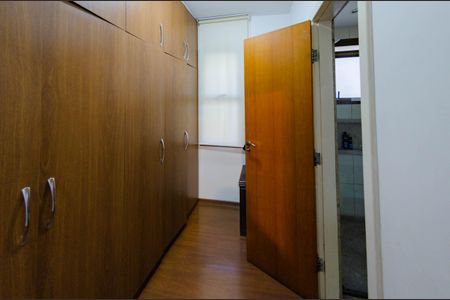 Apartamento à venda com 178m², 4 quartos e 3 vagas Apartamento à venda com 178m², 4 quartos e 3 vagasCloset