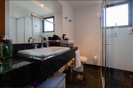 Apartamento à venda com 178m², 4 quartos e 3 vagas Apartamento à venda com 178m², 4 quartos e 3 vagasBanheiro