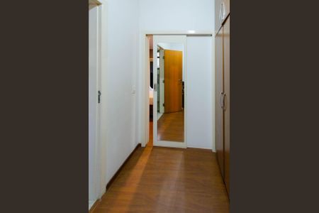 Apartamento à venda com 178m², 4 quartos e 3 vagas Apartamento à venda com 178m², 4 quartos e 3 vagasCloset