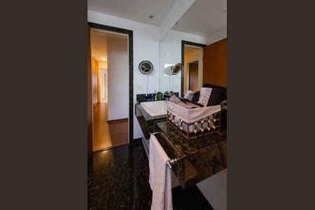 Apartamento à venda com 178m², 4 quartos e 3 vagas Apartamento à venda com 178m², 4 quartos e 3 vagasBanheiro