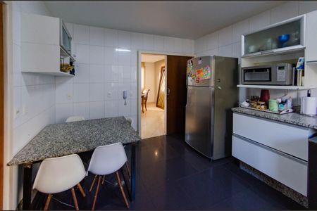 Apartamento à venda com 178m², 4 quartos e 3 vagas Apartamento à venda com 178m², 4 quartos e 3 vagasCozinha