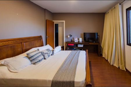 Apartamento à venda com 178m², 4 quartos e 3 vagas Apartamento à venda com 178m², 4 quartos e 3 vagasSuíte