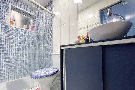 Apartamento à venda com 82m², 2 quartos e 1 vaga Apartamento à venda com 82m², 2 quartos e 1 vagaBanheiro Social