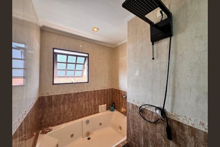 Apartamento para alugar com 202m², 2 quartos e 2 vagas Apartamento para alugar com 202m², 2 quartos e 2 vagasBanheiro da Suíte