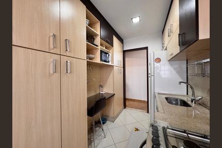 Apartamento para alugar com 202m², 2 quartos e 2 vagas Apartamento para alugar com 202m², 2 quartos e 2 vagasCozinha