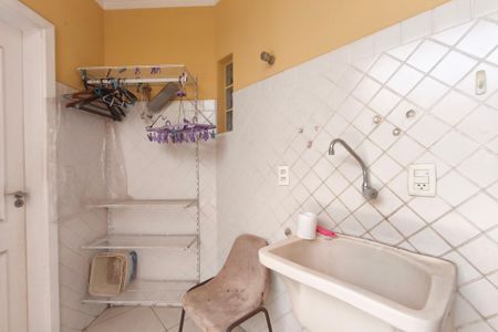 Casa de condomínio à venda com 291m², 3 quartos e 4 vagas Casa de condomínio à venda com 291m², 3 quartos e 4 vagasÁrea de Serviço