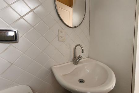 Casa de condomínio à venda com 291m², 3 quartos e 4 vagas Casa de condomínio à venda com 291m², 3 quartos e 4 vagasLavabo