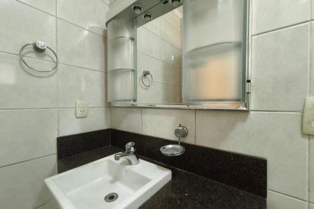 Casa de condomínio à venda com 291m², 3 quartos e 4 vagas Casa de condomínio à venda com 291m², 3 quartos e 4 vagasBanheiro Suíte 2