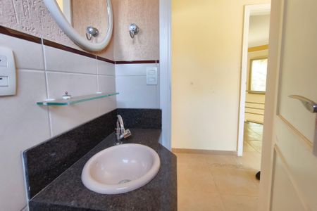 Casa de condomínio à venda com 291m², 3 quartos e 4 vagas Casa de condomínio à venda com 291m², 3 quartos e 4 vagasBanheiro Suíte 3