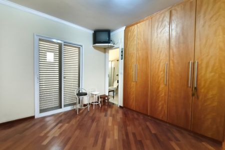 Casa de condomínio à venda com 291m², 3 quartos e 4 vagas Casa de condomínio à venda com 291m², 3 quartos e 4 vagasSuíte