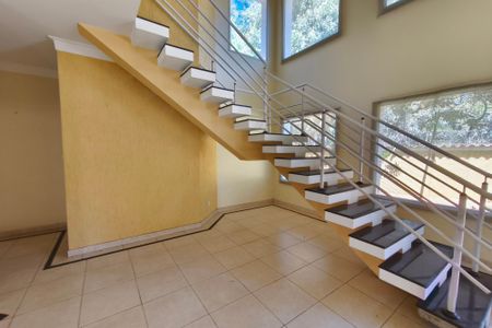 Casa de condomínio à venda com 291m², 3 quartos e 4 vagas Casa de condomínio à venda com 291m², 3 quartos e 4 vagasSala de Estar