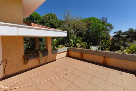 Casa de condomínio à venda com 291m², 3 quartos e 4 vagas Casa de condomínio à venda com 291m², 3 quartos e 4 vagasSolário