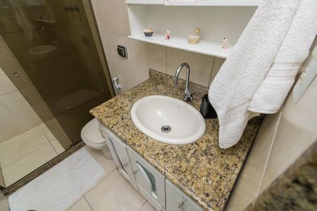 Apartamento à venda com 90m², 2 quartos e 1 vaga Apartamento à venda com 90m², 2 quartos e 1 vagaBanheiro