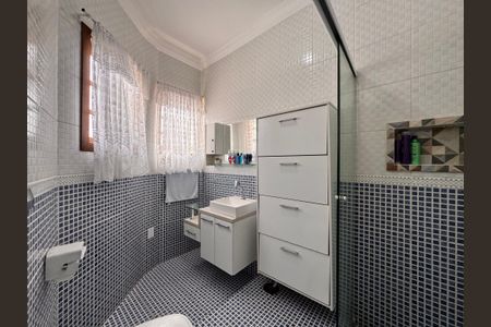 Casa à venda com 241m², 4 quartos e 6 vagas Casa à venda com 241m², 4 quartos e 6 vagasBanheiro da suíte